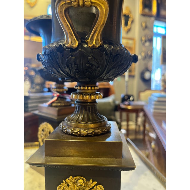 Circa 1820 Pair of French Empire Bronze Handled Urns For Sale In Phoenix - Image 6 of 6