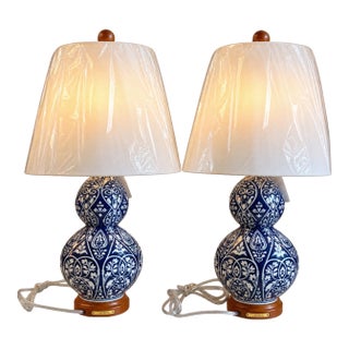 Late 20th Century Ralph Lauren Blue & White Double-Gourd Ceramic Table Lamps - a Pair For Sale