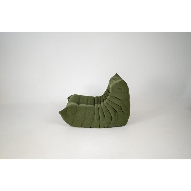Set of Togo Lounge Chair and Pouf in Khaki Corduroy by Michel Ducaroy for Ligne Roset, 1973 For Sale - Image 6 of 18