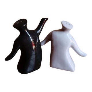 Modern Ceramic Salt & Pepper Shakers, Anthropomorphic Black & White Figures For Sale