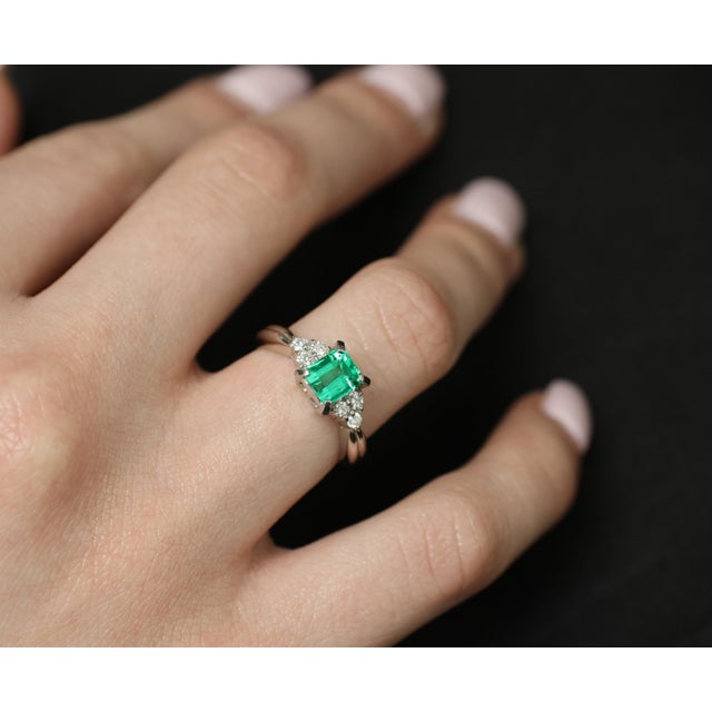 Late 20th Century Gia Colombian No Oil Emerald & 0.18ct Diamond Platinum Ring Size 6 For Sale - Image 4 of 18
