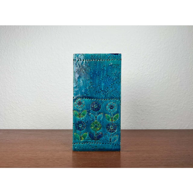 Mid-Century Modern Flower Studio Pottery Block Vase by Aldo Londi for Bitossi, Italy, 1960s, in Very Good conditions....