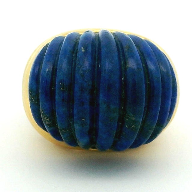 Vintage Italian 18k Gold Carved Lapis Lazuli Bombe Ring, Size 6.5 For Sale - Image 9 of 12