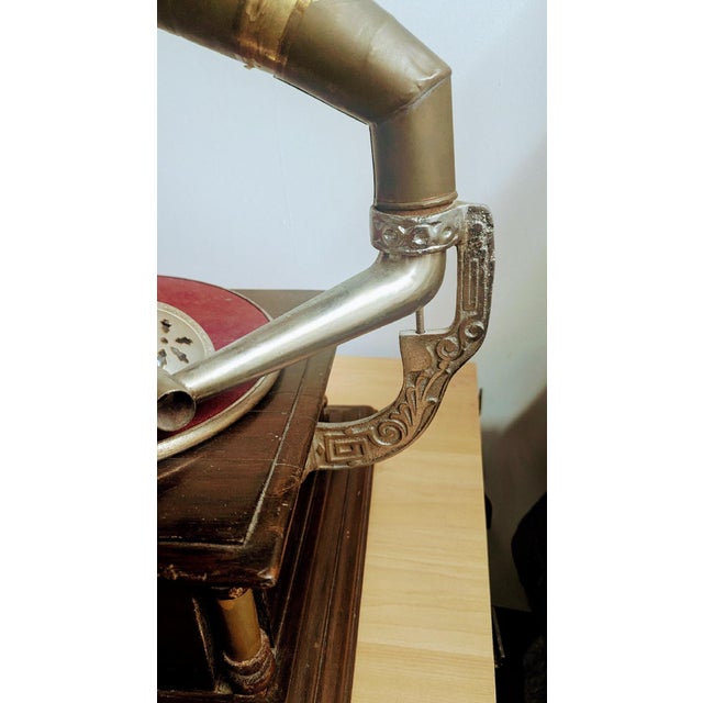 Antique Original Masters Voice Gramaphone- Phonograph 1940s For Sale In Los Angeles - Image 6 of 12