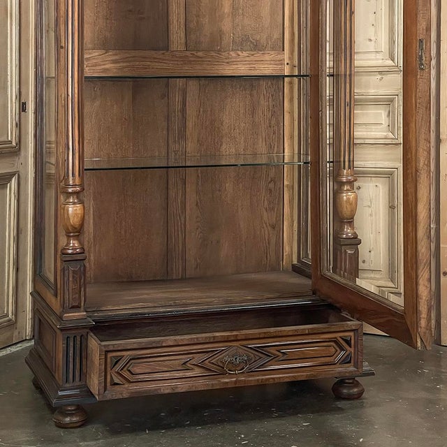 19th Century French Walnut Henri II Bookcase ~ Display Armoire For Sale - Image 9 of 18