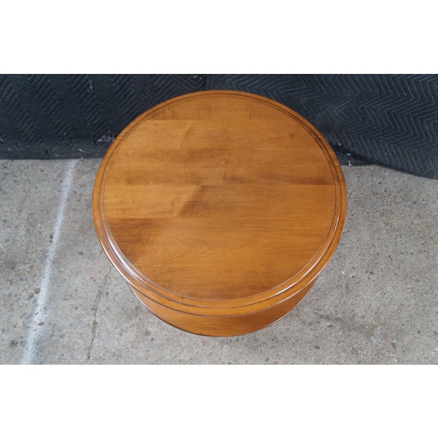 Mid 20th Century Sprague Carleton Colonial Solid Rock Maple Round Two Tier Side Accent Table For Sale - Image 4 of 10