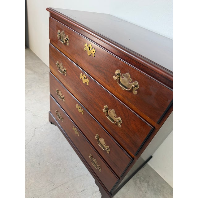 Brown Vintage Georgian Chippendale Style Solid Mahogany Four-Drawer Nightstand / Bachelor’s Chest For Sale - Image 8 of 12
