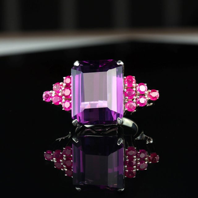 Traditional Amethyst and Ruby Dinner Ring February Birthstone For Sale - Image 3 of 6