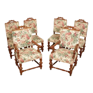 Renaissance Revival Set of Six Carved Oak Dining Chairs