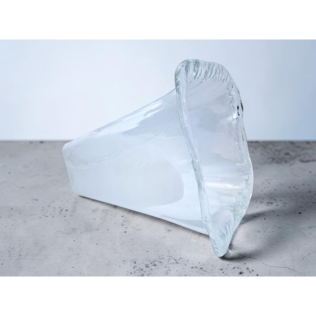 A vase in exquisite Murano glass, designed by the renowned La Murrina glassworks. A designer piece that combines the age-...