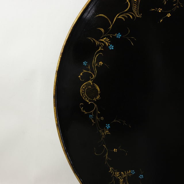 Pair of Vintage Black Lacquer Chinoiserie Coffee Table – Oval Gilt Peacock and Floral Motif Cocktail Table For Sale - Image 9 of 14