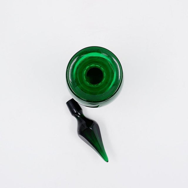 Antique English Green Glass Decanter, 1870, in Good conditions. Designed before 1890