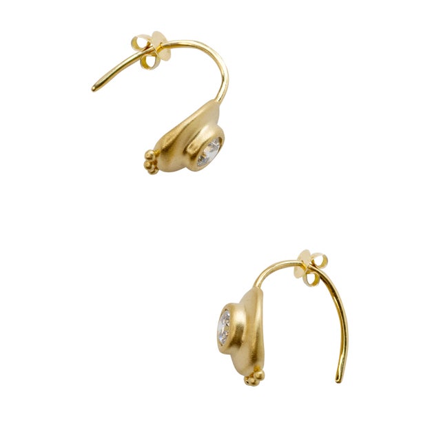 Solitaire Diamond Disc Gold Hook Earrings, Pair For Sale In New York - Image 6 of 8