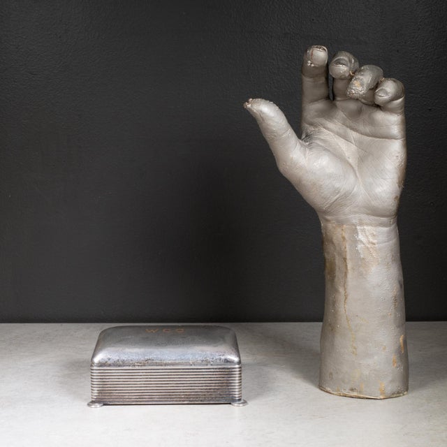 Art Deco Monogrammed "W C C" Silver Plated Cigarette Box c.1930 For Sale - Image 9 of 9