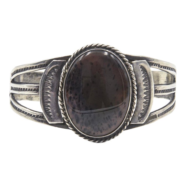 Late 20th Century Native American Moss Agate Sterling Silver Cuff Bracelet With Eagle & Arrow Design For Sale