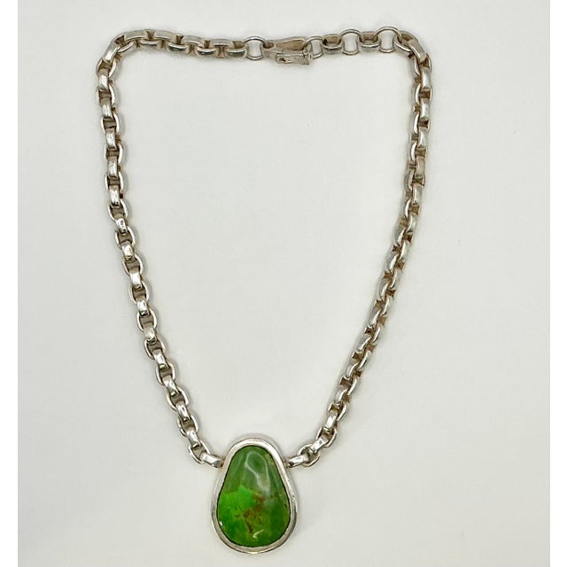 1980s Vintage Southwestern Navajo Americana Carico Lake Sterling & Green Turquoise Pendant Necklace For Sale - Image 11 of 14