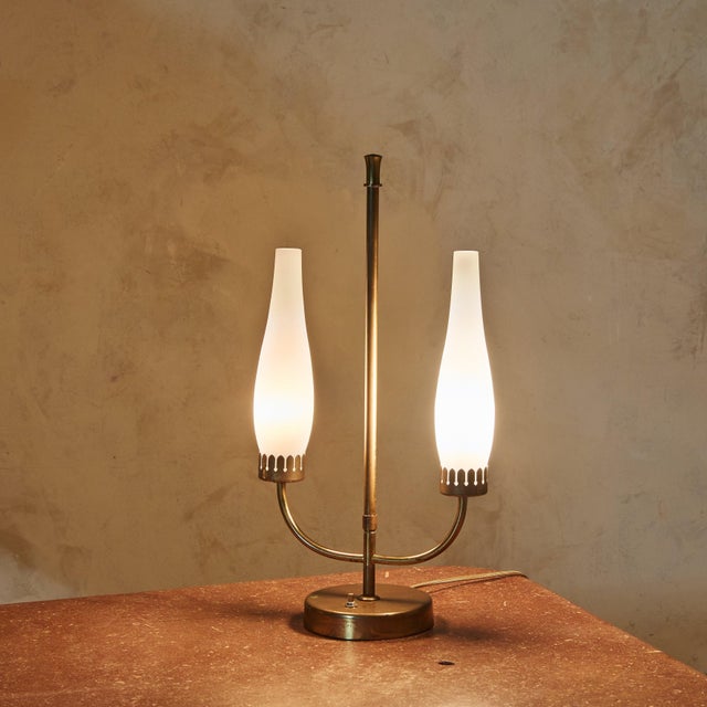 Mid-Century Modern Italian Brass Table Lamp with Frosted Glass Shades, 1950s For Sale - Image 3 of 9