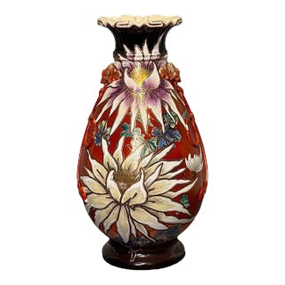 Large Scale Antique Japanese Satsuma Vase With Spectacular Hand Decorated Florals, Meiji Period For Sale