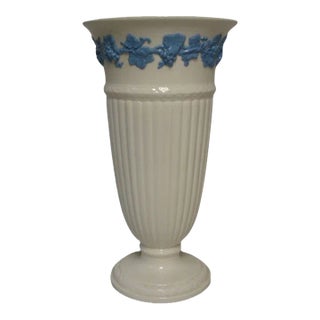 1990s Vintage Wedgwood Queensware Vase For Sale