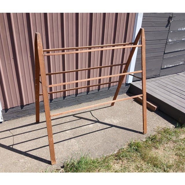Antique Roosting Ladder Rack Folds Up 1880s An antique fold up roost ladder rack dating back to the 1880s era. Six pine...