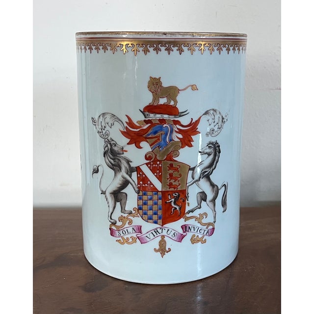 Very Large Antique 18th Century Chinese Export Porcelain Armorial Tankard Mug With the Coat of Arms of the Duke of Norfolk For Sale - Image 4 of 8