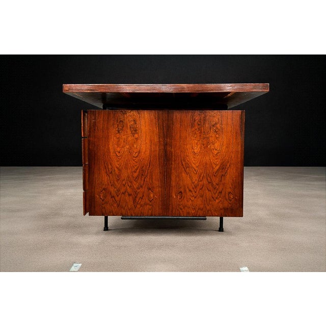 Brazilian Modern Six-Drawer Rosewood & Iron Desk by Geraldo De Barros, Brazil, 1950s For Sale - Image 12 of 15
