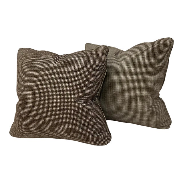 Contemporary Bernhardt Transitional Style Houndstooth Print Duck Down Throw Pillows - Pair For Sale