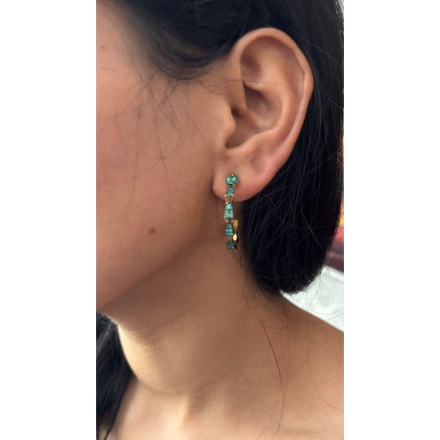 Natural emerald 0.81cts earring in 18k gold For Sale - Image 4 of 18