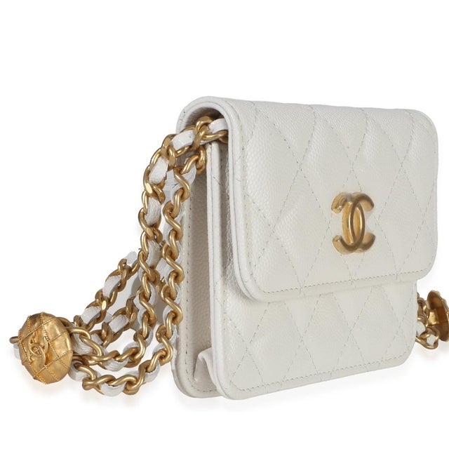 Contemporary White Quilted Caviar Twist Your Buttons Coin Purse With Chain For Sale - Image 3 of 9