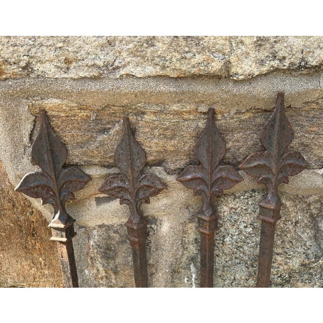 Late 19th Century Late 19th Century Victorian Fleur-De-Lis Topped Fence Posts - Set of 4 For Sale - Image 5 of 7