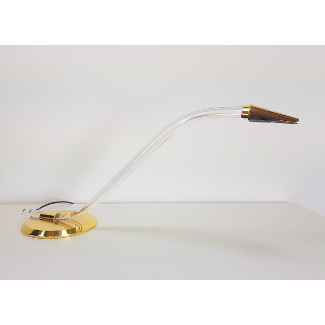 Hollywood Regency Vintage Cobra Desk Lamp in Brass and Acrylic from Grupo Mci, 1970 For Sale - Image 3 of 14
