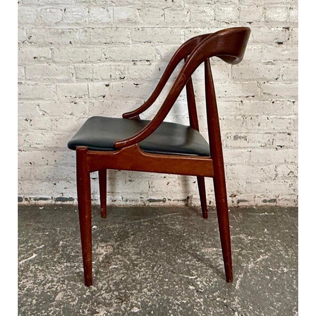 Wood Mid 20th Century Four Danish Teak and Leather Chairs Designed by Johannes Andersen For Sale - Image 7 of 11