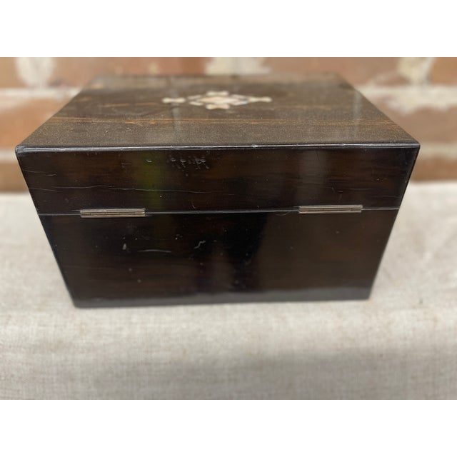 Antique Victorian Traveling Vanity Box For Sale - Image 4 of 6