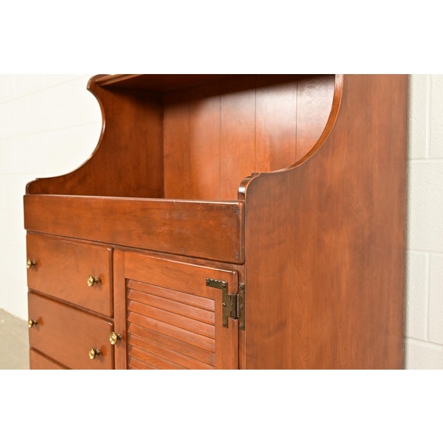 Ethan Allen American Colonial Solid Maple Dry Sink For Sale - Image 10 of 15