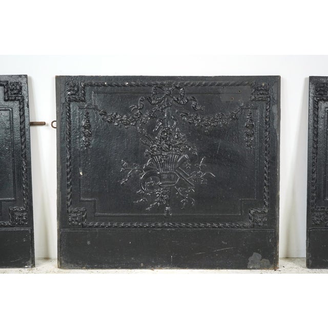 Early 20th Century The Plaza Hotel French Black Cast Iron Fireback Set For Sale - Image 5 of 16