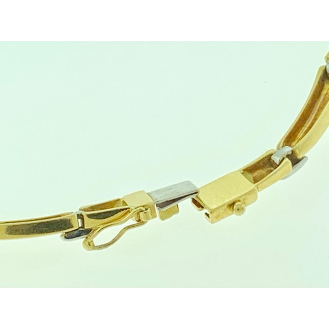 Introducing a luxurious 2.5 Ct Diamond Necklace crafted in 18 Karat Yellow Gold, weighing 52.7 grams, designed by Salvini,...