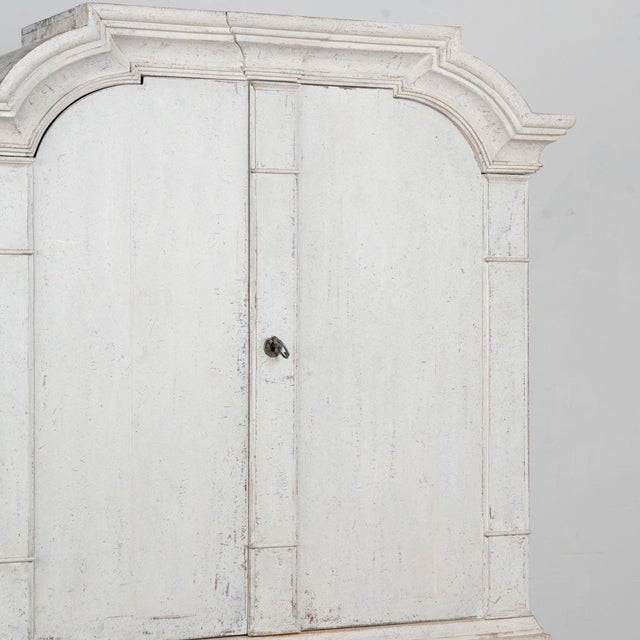 Wood Early 19th Century Swedish Gustavian White Painted Pine Cabinet With Drawers For Sale - Image 7 of 12