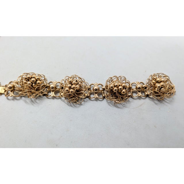 Gold Vintage 1950s Signed Napier Goldtone Flower Link Bracelet For Sale - Image 8 of 9
