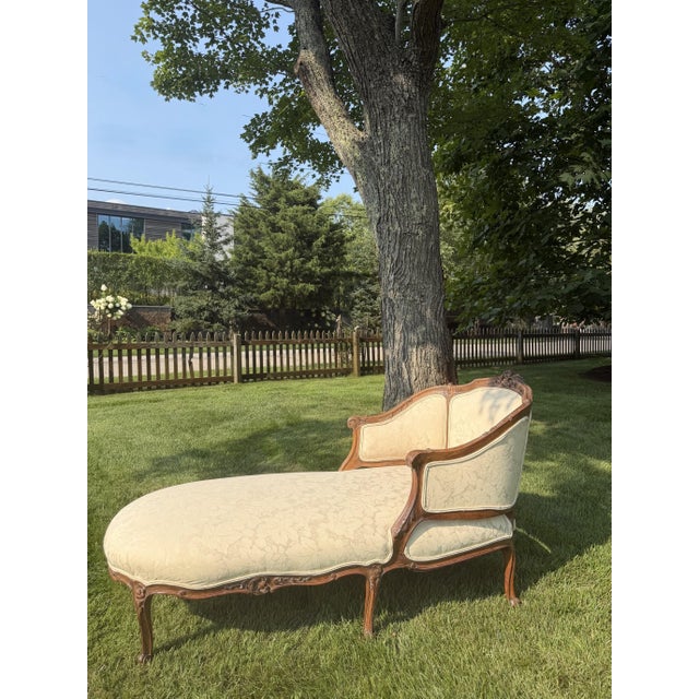 1920s Antique Carved Louis XV Style Chaise Lounge Upholstered in Ivory For Sale - Image 5 of 18