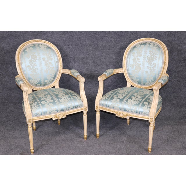 Set 10 French Louis XVI Style Parcel Gilt Dining Chairs. For Sale In Philadelphia - Image 6 of 16