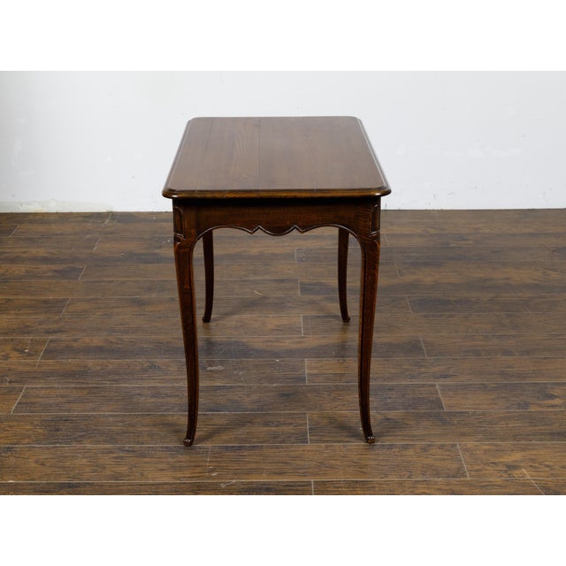 French Louis XV Style 1900s Oak Side Table with Drawer and Scalloped Apron For Sale In Atlanta - Image 6 of 12