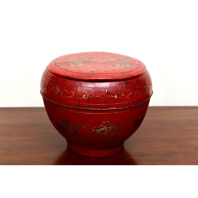 Chinese Small Antique Chinese Red Lacquered Covered Box For Sale - Image 3 of 9
