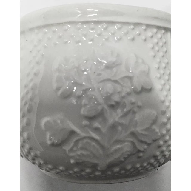Antique White Vintage Floral Mottahedah Pot De Creme, Set of 6 For Sale - Image 8 of 11