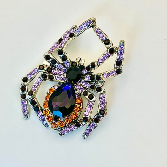 1980s Vintage Boho Chic Americana Halloween Spider Brooch For Sale - Image 12 of 18