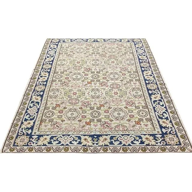 ACTUAL SIZE: 7’4″ x 10’2″ PRIMARY COLOR: Light Taupe / Navy AGE: New (It's made on the 1990's and never been used) ORIGIN:...