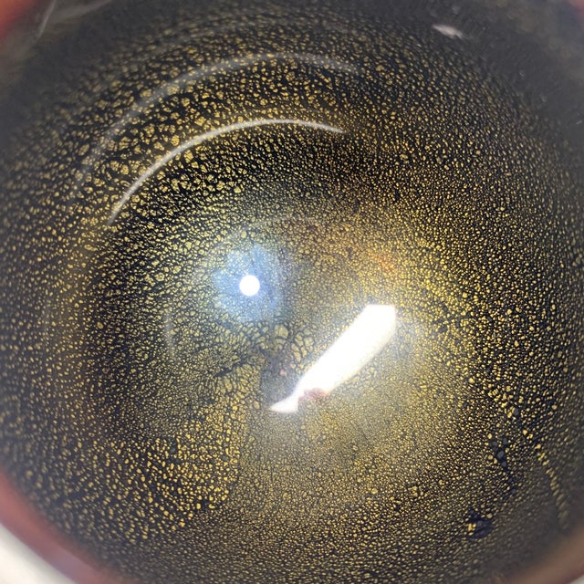 1960s Petite Vintage Murano Peleguso Round Vase With Burgundy and Gold Flakes Interior For Sale - Image 5 of 7