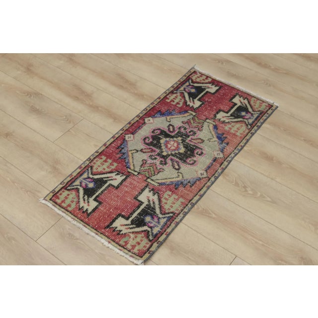 Size: 1.5 x 3.3 ft ( 48 x 102 cm) 18 x 40 inches Color: Organic Natural Dye (Red,Green,Blue,Light Gray) Material: 100%...