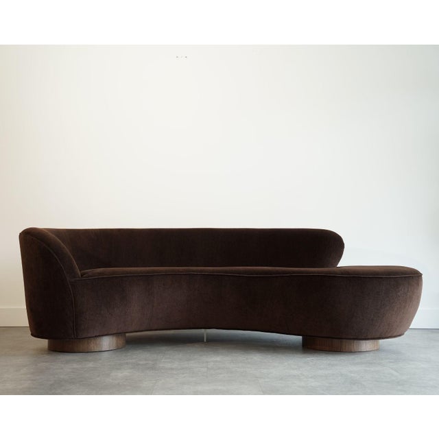 Iconic Serpentine sofa designed by Vladimir Kagan for Directional, 1970s. This sculptural piece has been fully restored by...