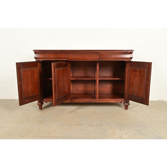 Late 20th Century Ethan Allen British Colonial Carved Maple Sideboard Credenza or Bar Cabinet For Sale - Image 5 of 17