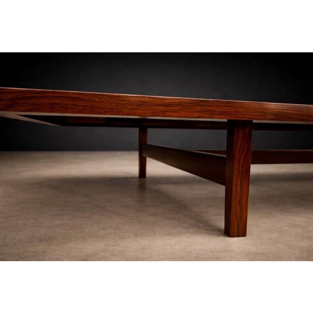 Joaquim Tenreiro Large Coffee Table in Rosewood and Glass by Joaquim Tenreiro, Brazil, 1950s - Lot 603 For Sale - Image 4 of 14